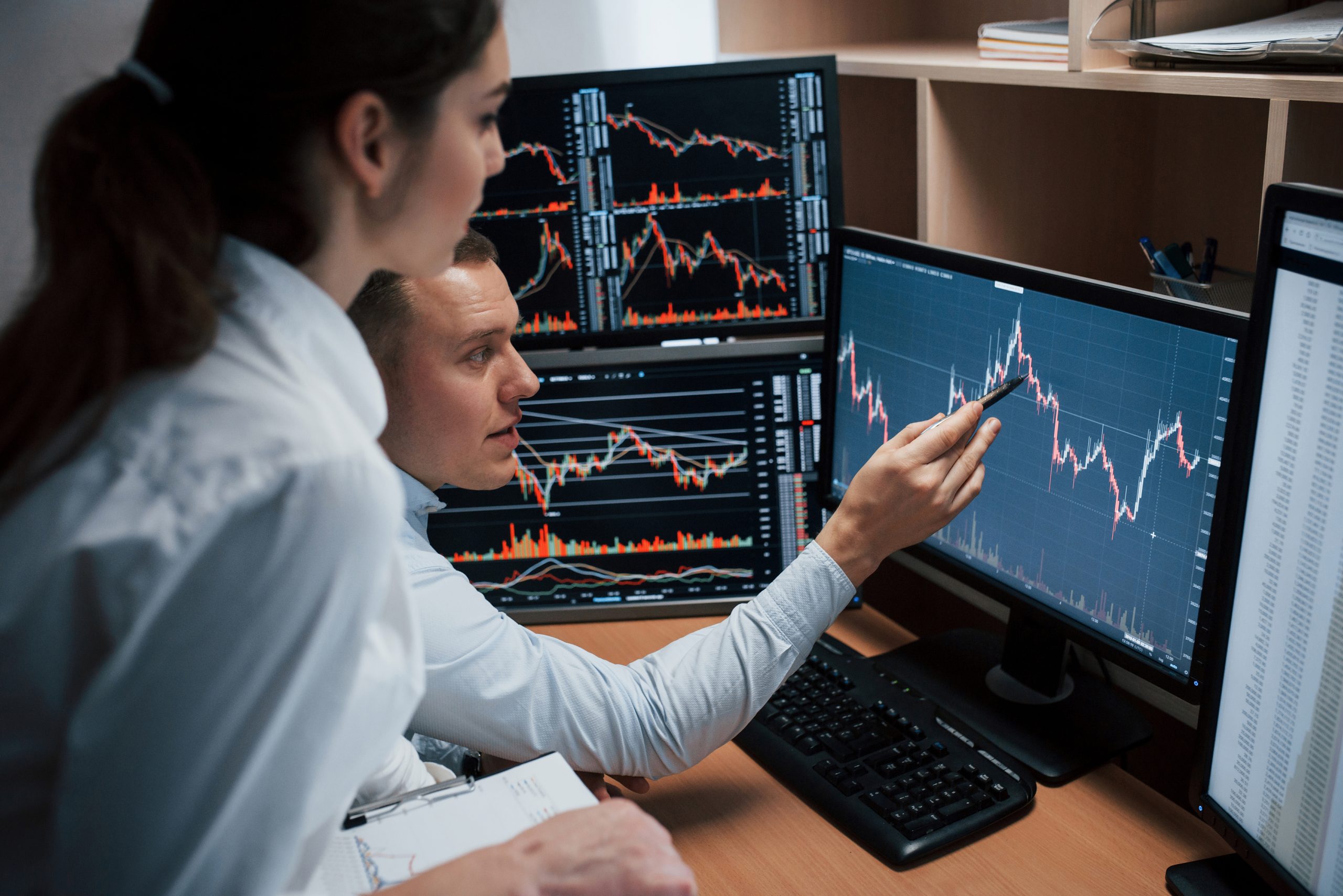 Finance industry leader migrates workloads to cloud seamlessly